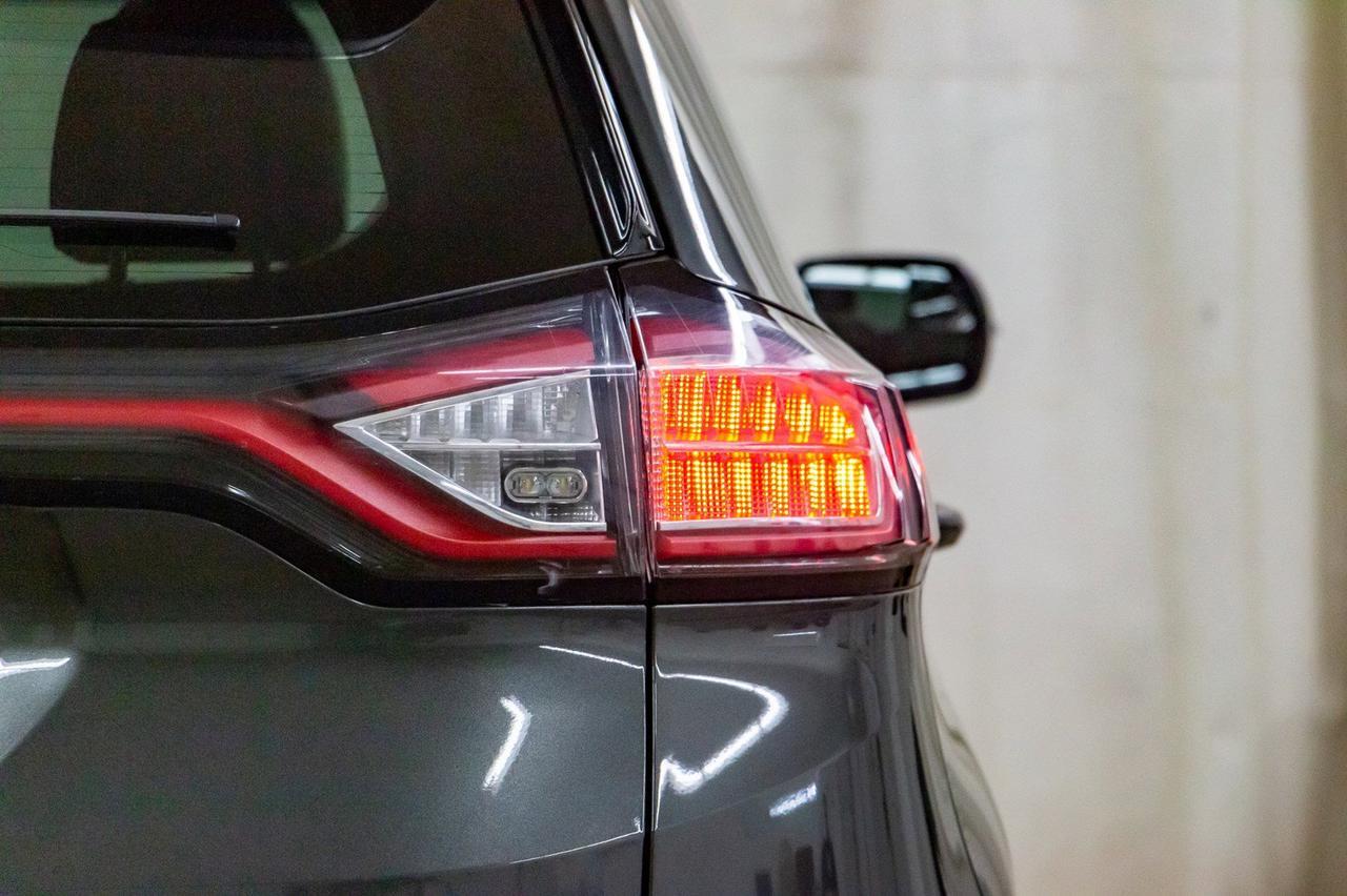 2016 Ford Edge AWD SEL Leather Roof Nav BCam Red Deer AB