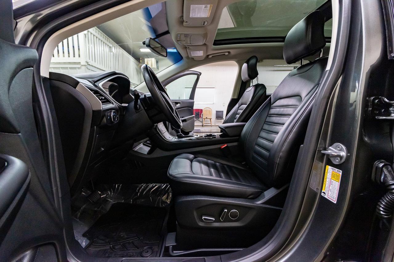 2016 Ford Edge AWD SEL Leather Roof Nav BCam Red Deer AB