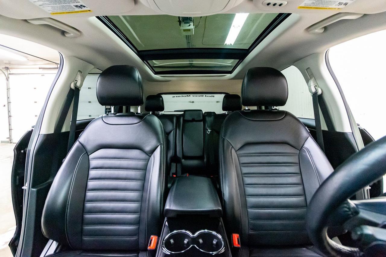 2016 Ford Edge AWD SEL Leather Roof Nav BCam Red Deer AB