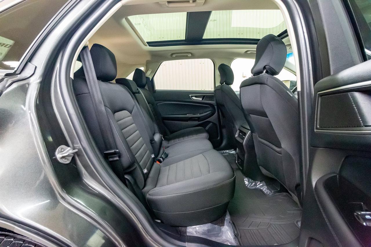 2016 Ford Edge AWD SEL Roof Nav BCam Red Deer AB