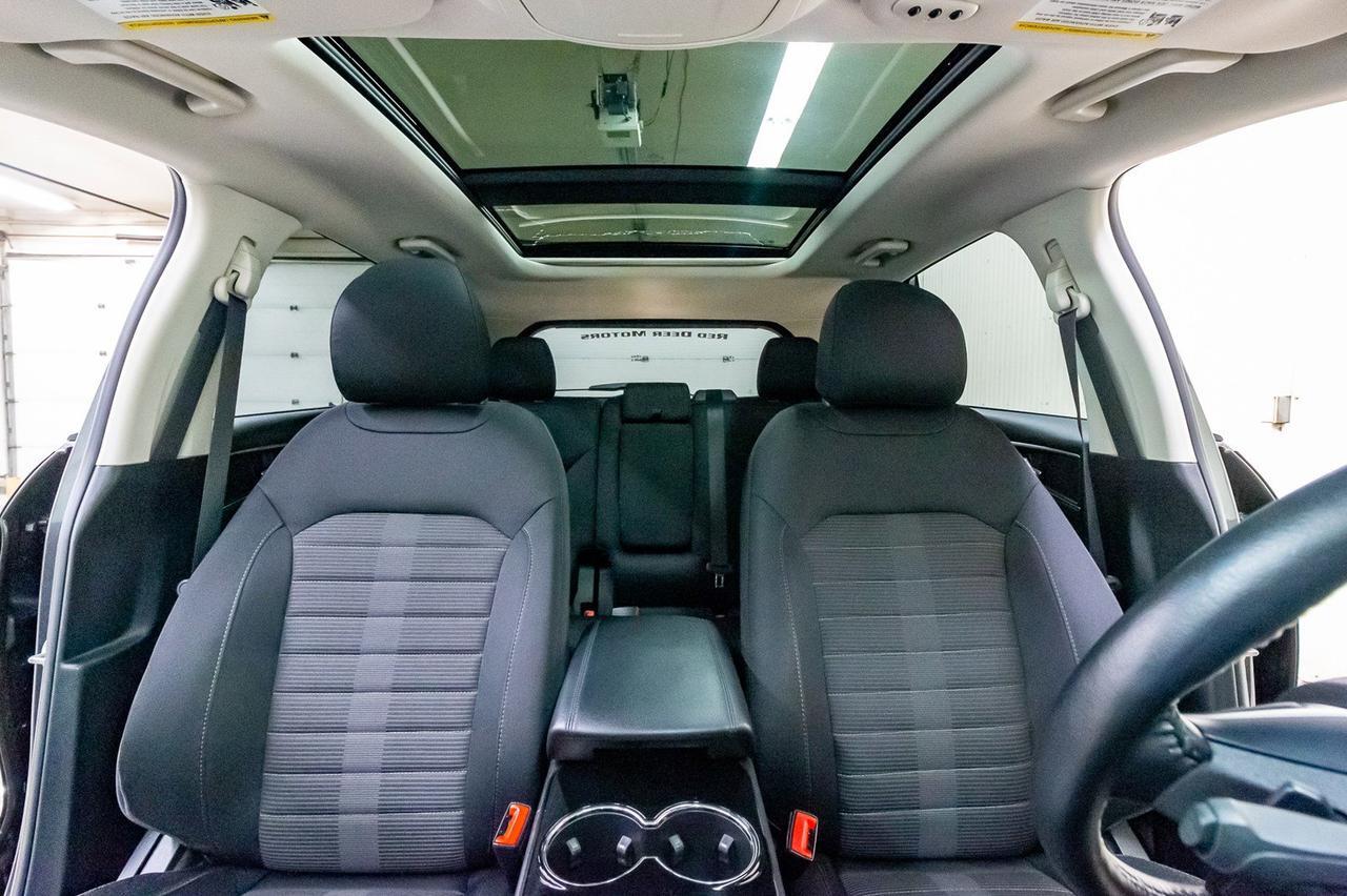 2016 Ford Edge AWD SEL Roof Nav BCam Red Deer AB