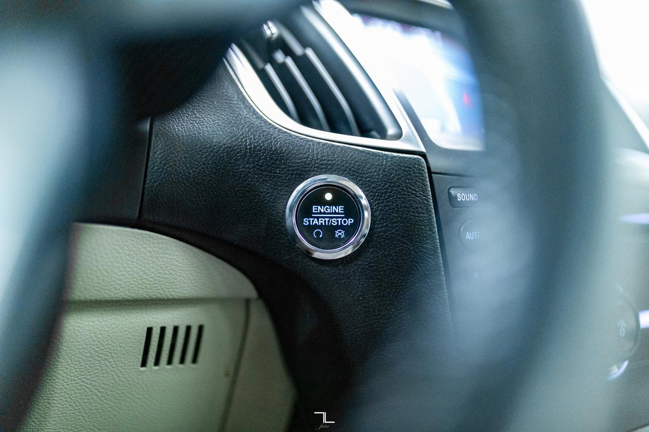 2016 Ford Edge AWD Titanium Leather Roof Nav BCam Red Deer AB