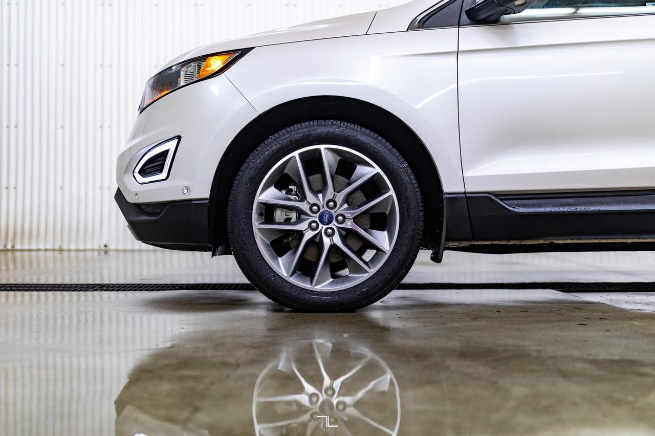 2016 Ford Edge AWD Titanium Leather Roof Nav BCam Red Deer AB