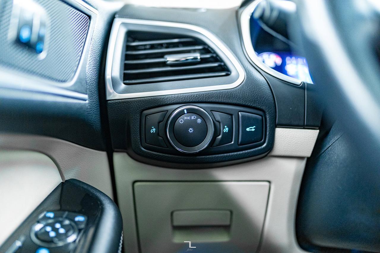 2016 Ford Edge AWD Titanium Leather Roof Nav BCam Red Deer AB