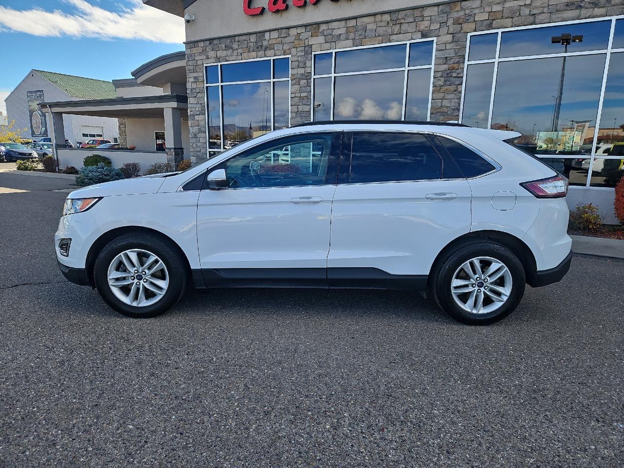 2016 Ford Edge SEL photo 2