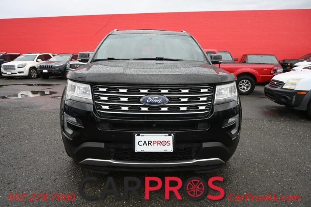 2016 Ford Explorer Limited - 4X4 - Auto Start - Power Leather Heated & Cooled Seats - Heated Steering Wheel - Seats 7 - 2nd Row Heated Seats - Dual Sunroof - Navigation - Back up Camera - Low Miles