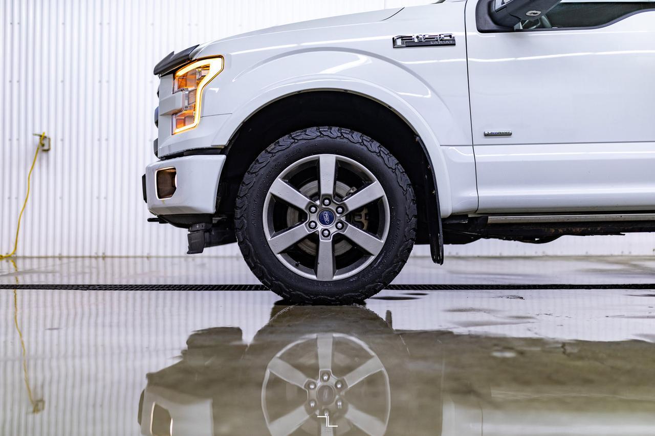 2016 Ford F-150 4x4 Super Crew Lariat Leather Roof Nav BCam Red Deer AB