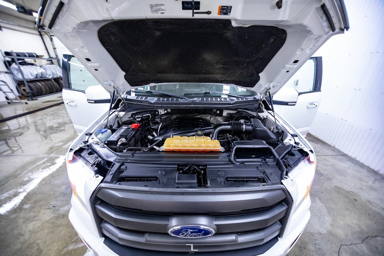 2016 Ford F-150 4x4 Super Crew Lariat Leather Roof Nav BCam Red Deer AB