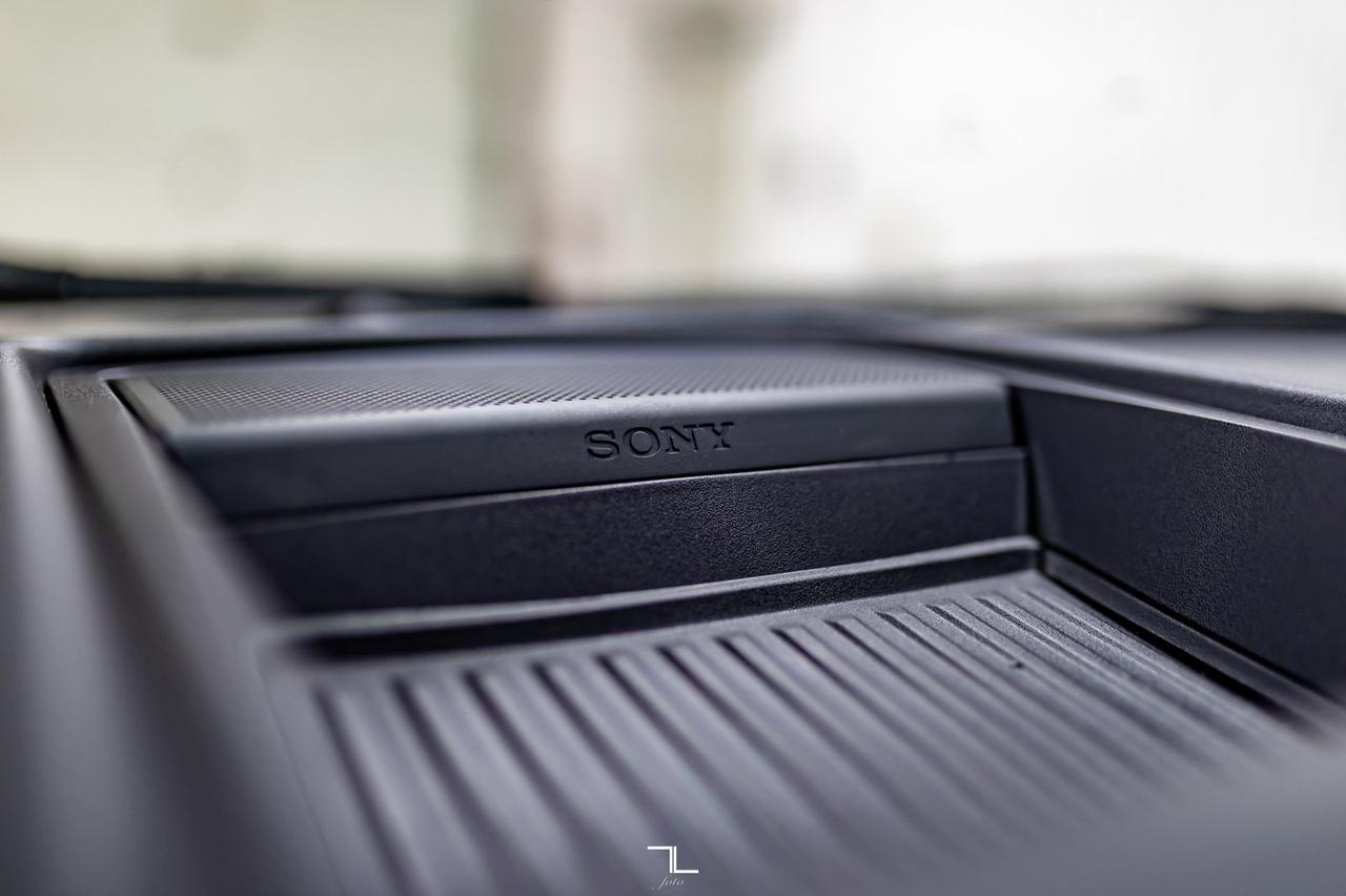 2016 Ford F-150 4x4 Super Crew Platinum Leather Roof Nav BCam Red Deer AB