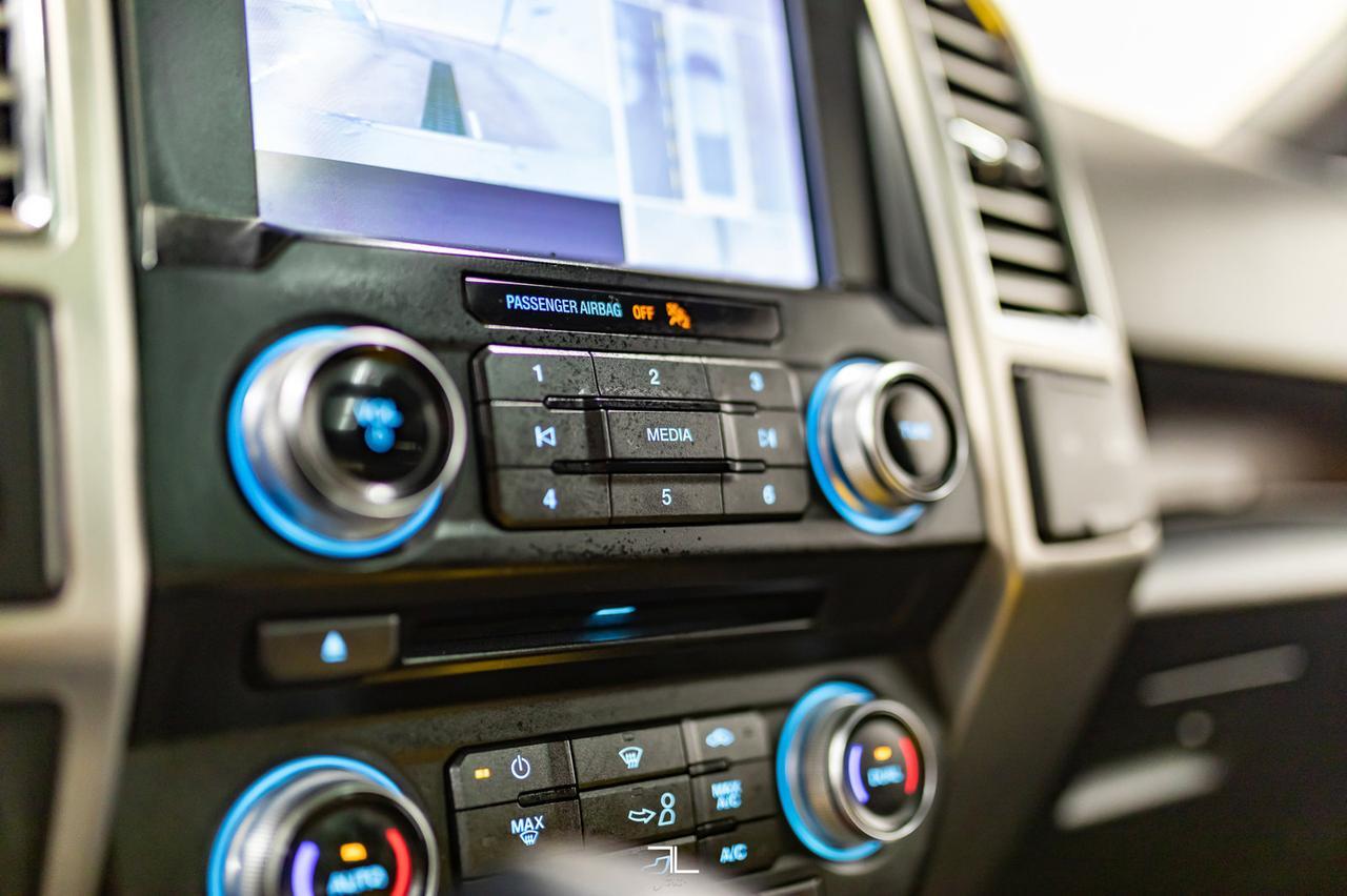 2016 Ford F-150 4x4 Super Crew Platinum Leather Roof Nav BCam Red Deer AB