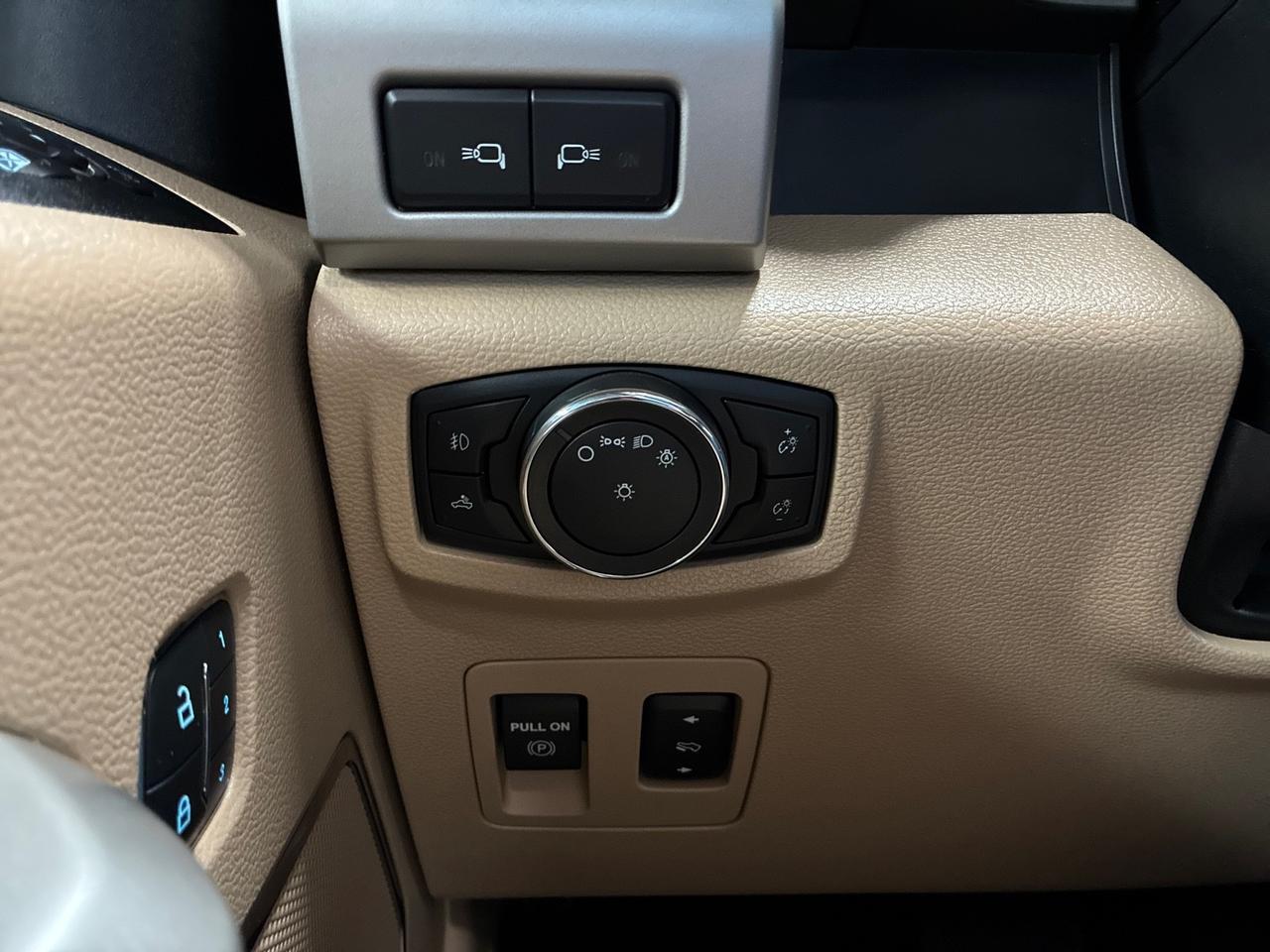2016 Ford F-150 Lariat, 501A, Chrome Pkg, Nav, Locking Axle, ONLY 41k Miles Houston TX