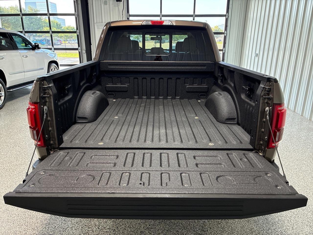 2016 Ford F-150 Lariat, 501A, Chrome Pkg, Nav, Locking Axle, ONLY 41k Miles Houston TX