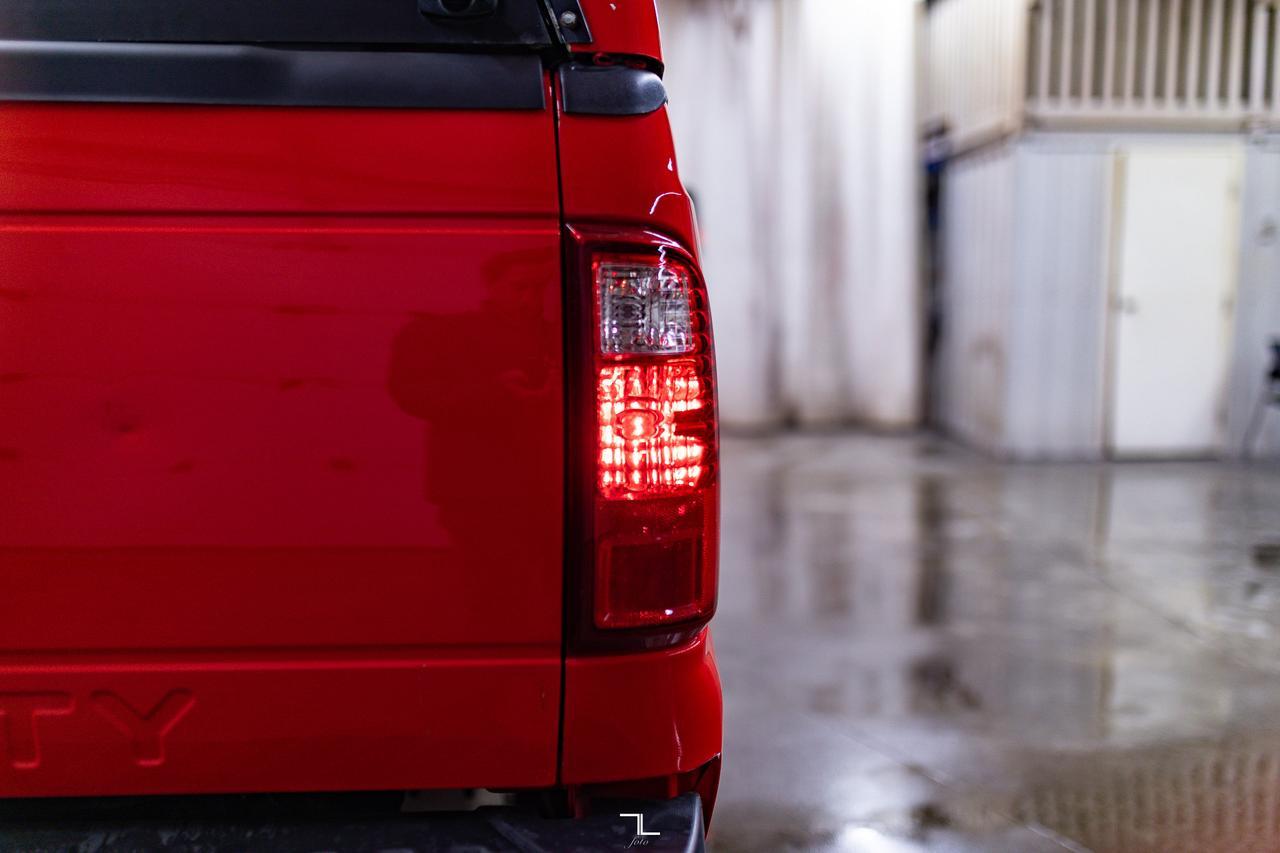 2016 Ford F-250 4x4 Crew Cab XL Longbox Diesel Red Deer AB