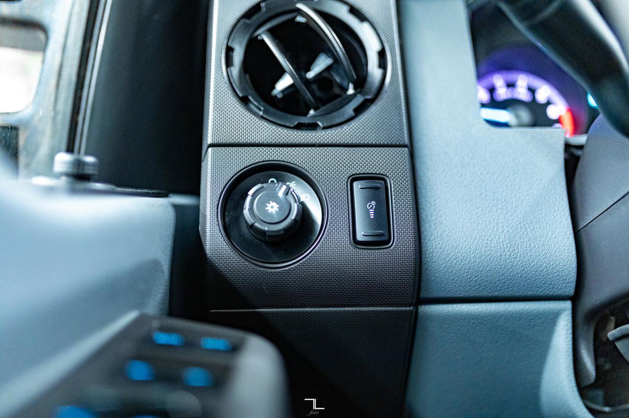 2016 Ford F-250 4x4 Crew Cab XL Longbox Red Deer AB