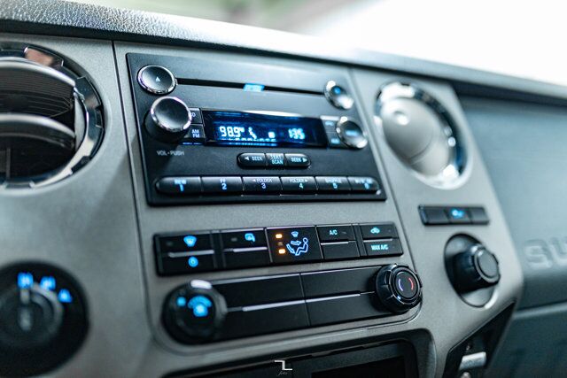 2016 Ford F-250 4x4 Crew Cab XLT Longbox Diesel Red Deer AB