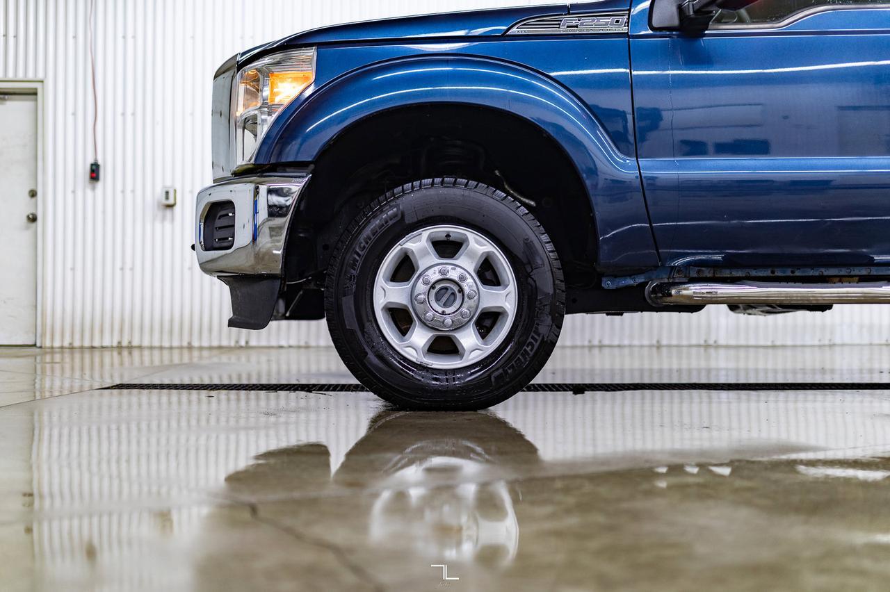 2016 Ford F-250 4x4 Crew Cab XLT Longbox Red Deer AB