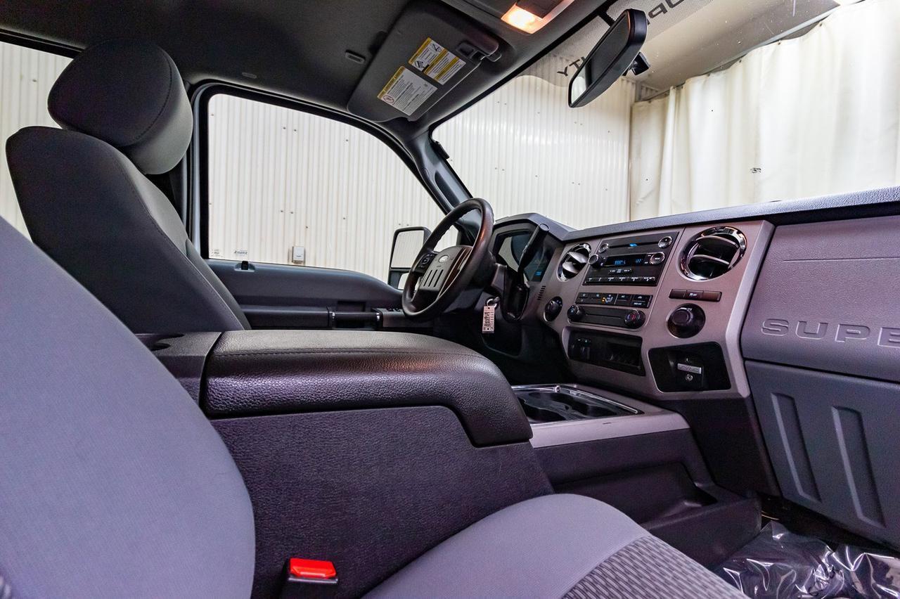 2016 Ford F-250 4x4 Crew Cab XLT Red Deer AB