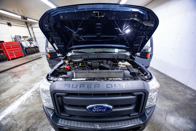 2016 Ford F-250 4x4 Super Cab XL Longbox Red Deer AB