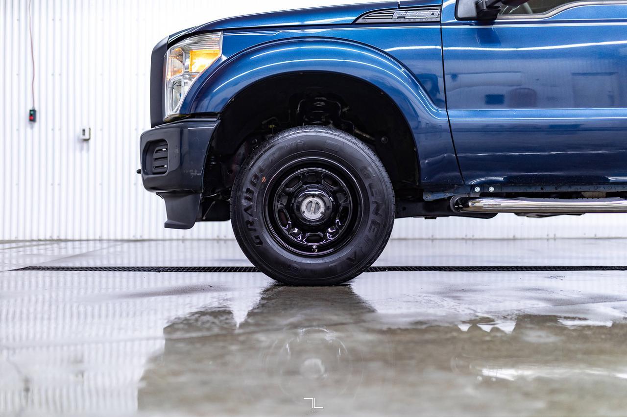 2016 Ford F-250 4x4 Super Cab XL Longbox Red Deer AB