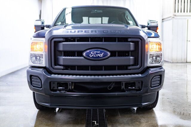 2016 Ford F-250 4x4 Super Cab XL Longbox Red Deer AB