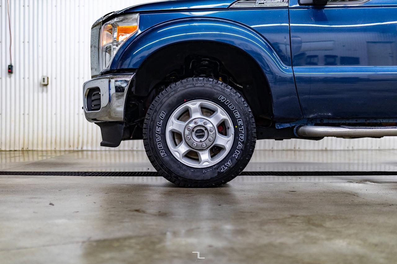 2016 Ford F-250 4x4 Super Cab XLT Longbox Red Deer AB