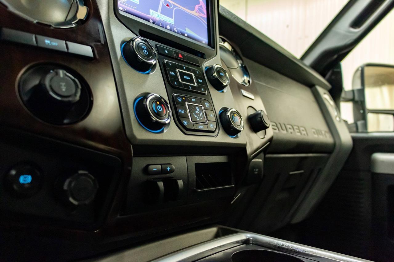 2016 Ford F-350 4x4 Crew Cab Lariat Diesel Leather Roof Nav Red Deer AB