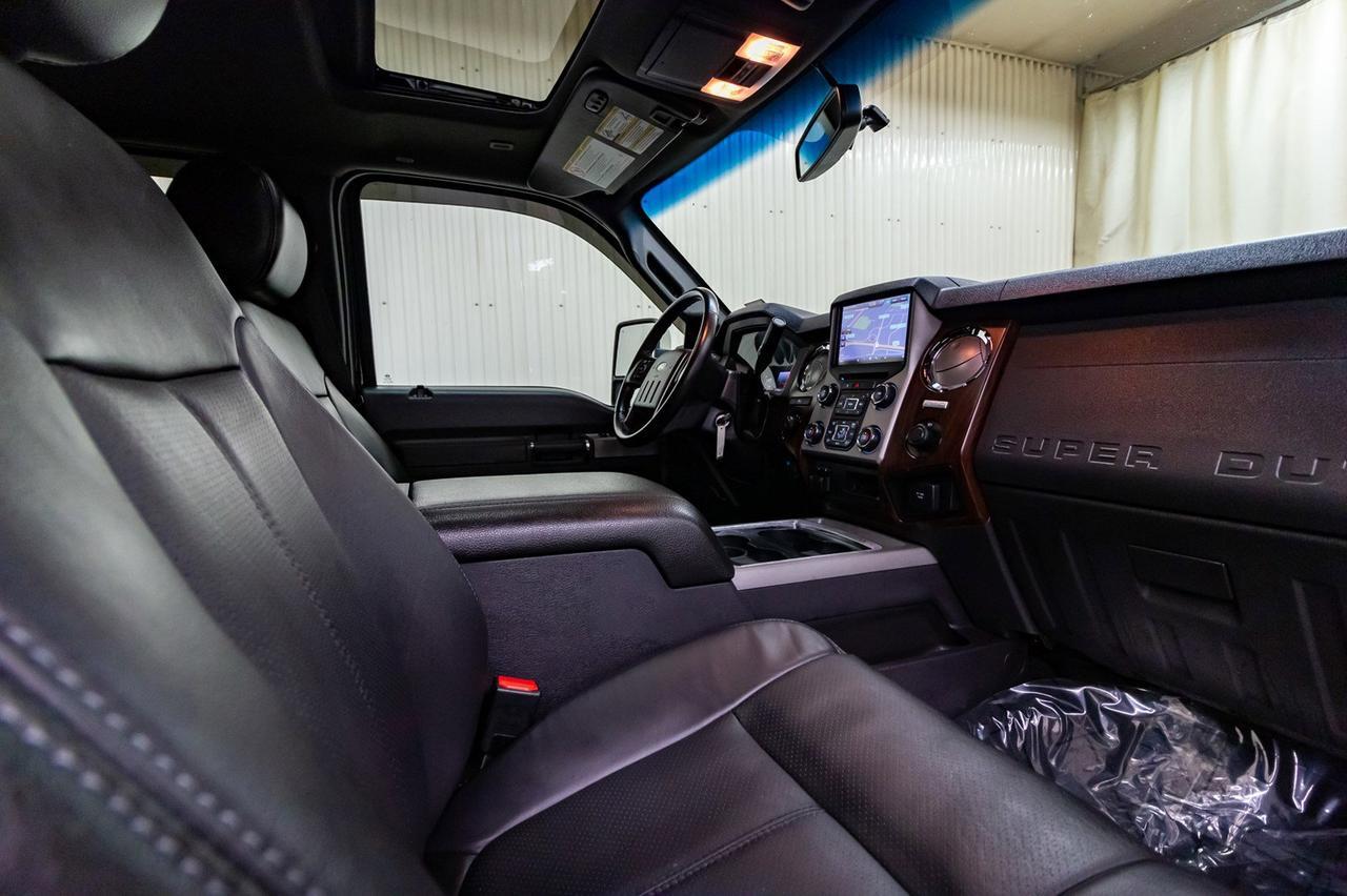 2016 Ford F-350 4x4 Crew Cab Lariat Diesel Leather Roof Nav Red Deer AB