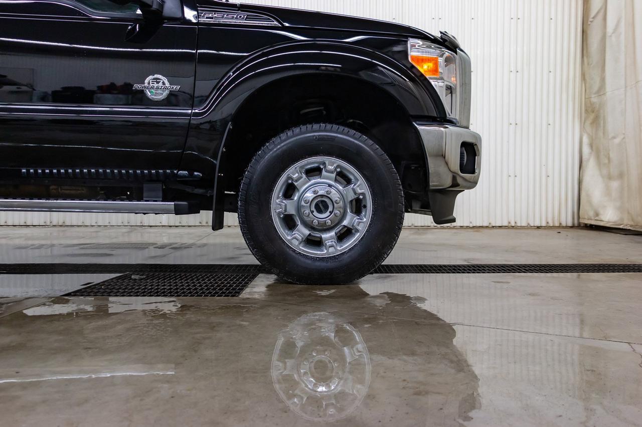 2016 Ford F-350 4x4 Crew Cab Lariat Diesel Leather Roof Nav Red Deer AB