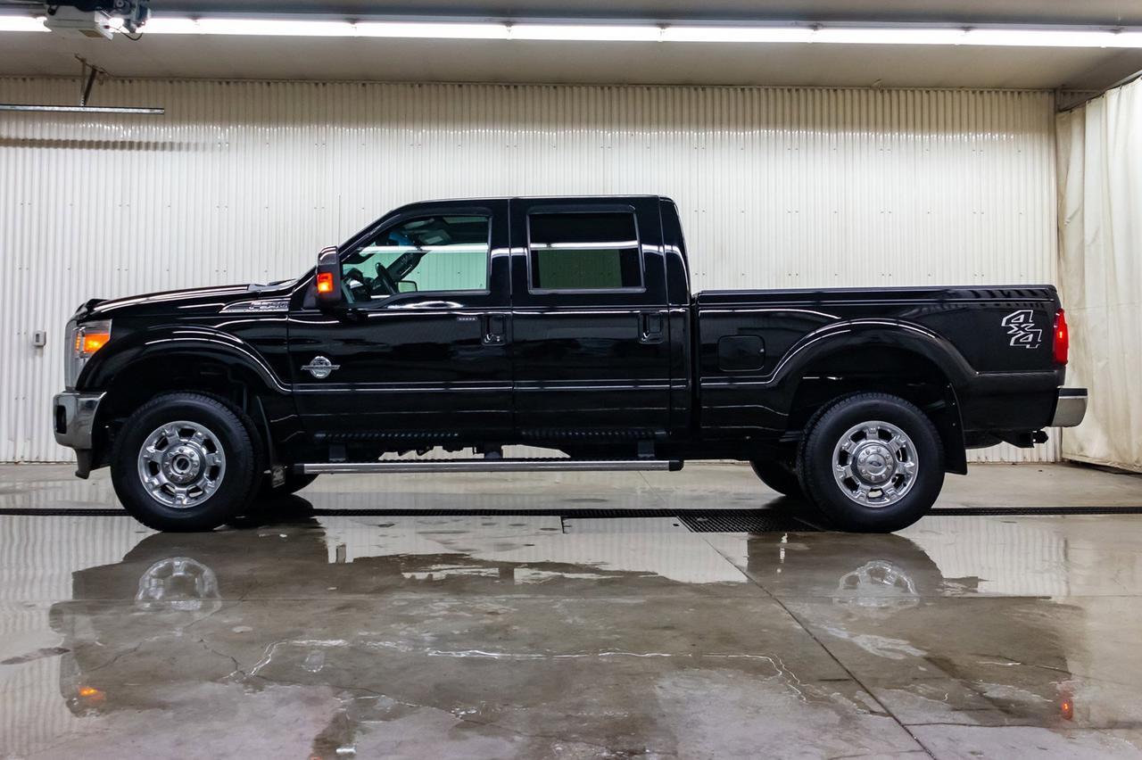 2016 Ford F-350 4x4 Crew Cab Lariat Diesel Leather Roof Nav Red Deer AB