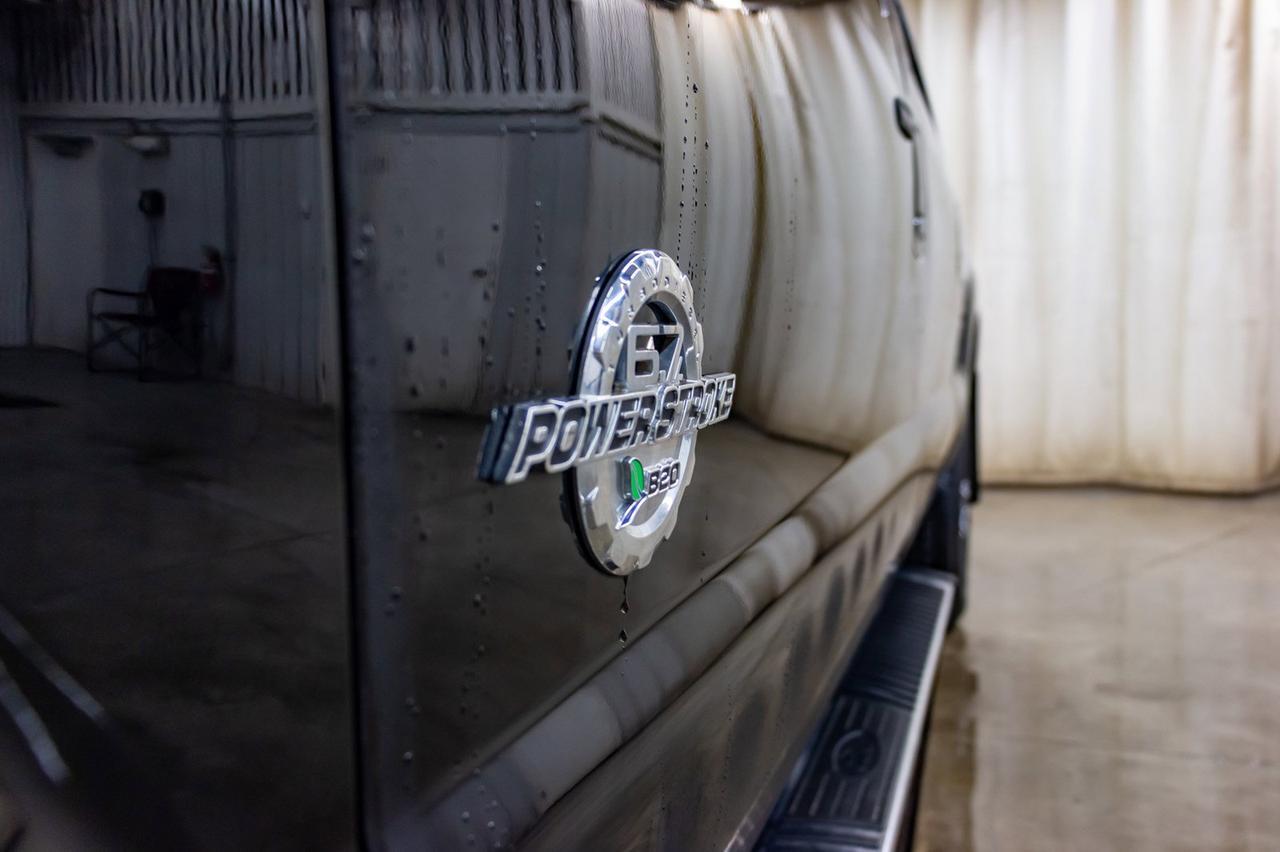 2016 Ford F-350 4x4 Crew Cab Lariat Diesel Leather Roof Nav Red Deer AB