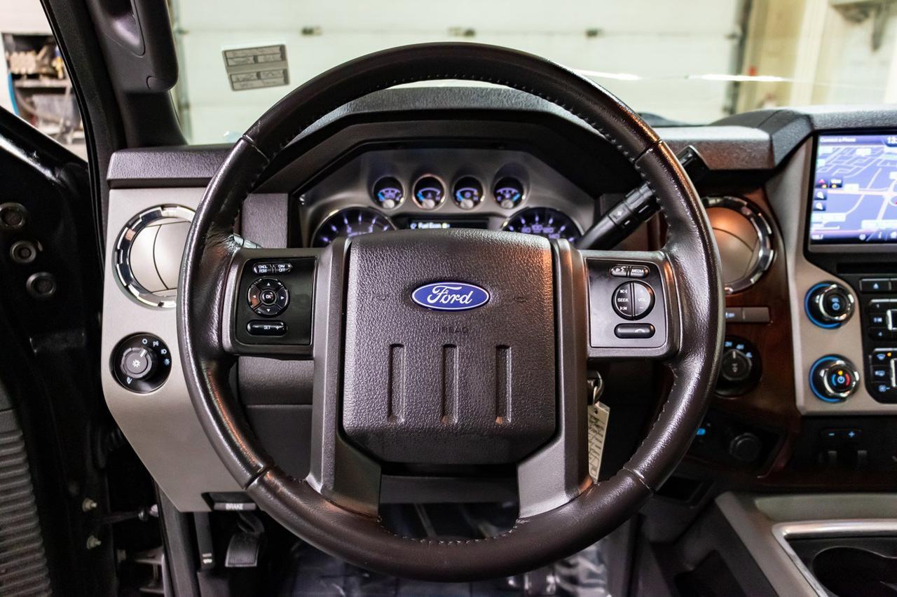 2016 Ford F-350 4x4 Crew Cab Lariat Diesel Leather Roof Nav Red Deer AB