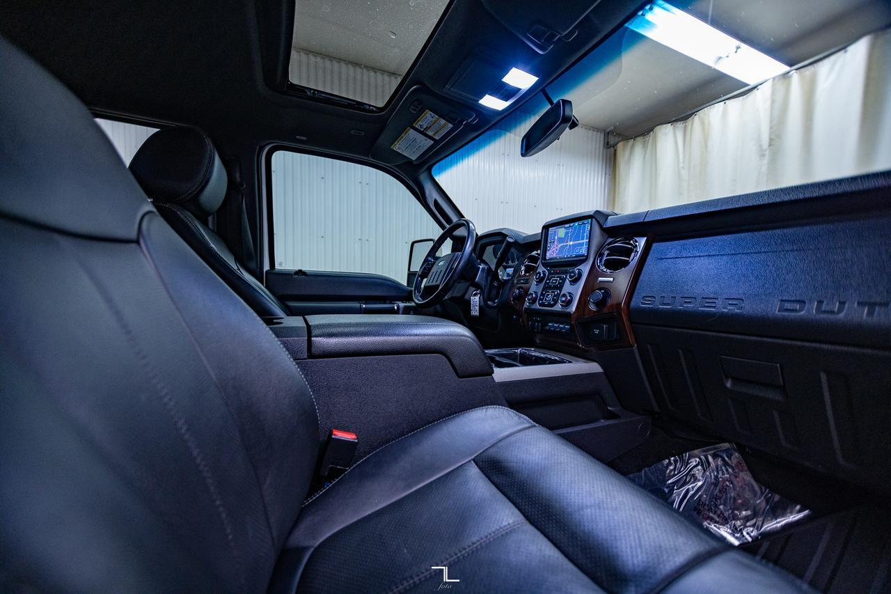 2016 Ford F-350 4x4 Crew Cab Lariat Diesel Leather Roof Nav Red Deer AB