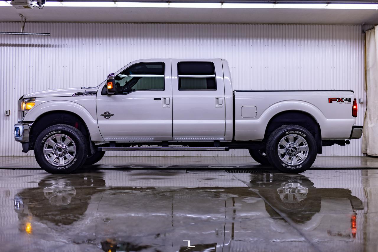 2016 Ford F-350 4x4 Crew Cab Lariat Diesel Leather Roof Nav Red Deer AB