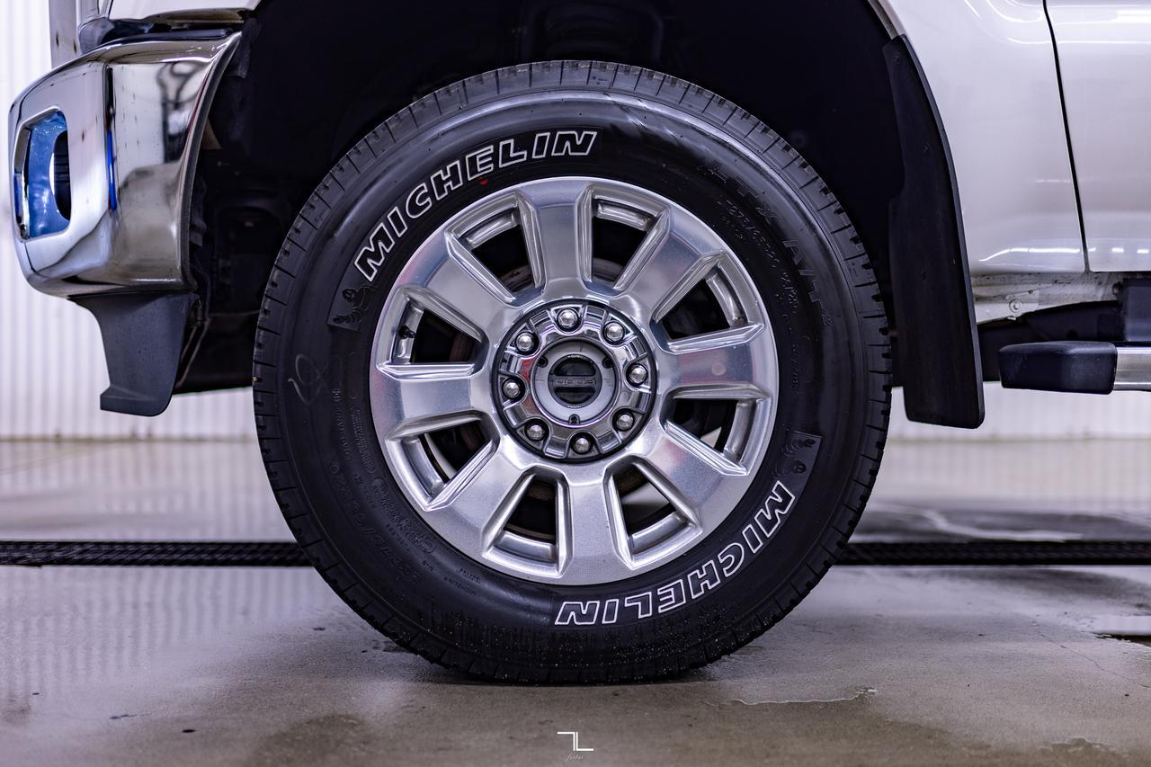 2016 Ford F-350 4x4 Crew Cab Lariat Diesel Leather Roof Nav Red Deer AB