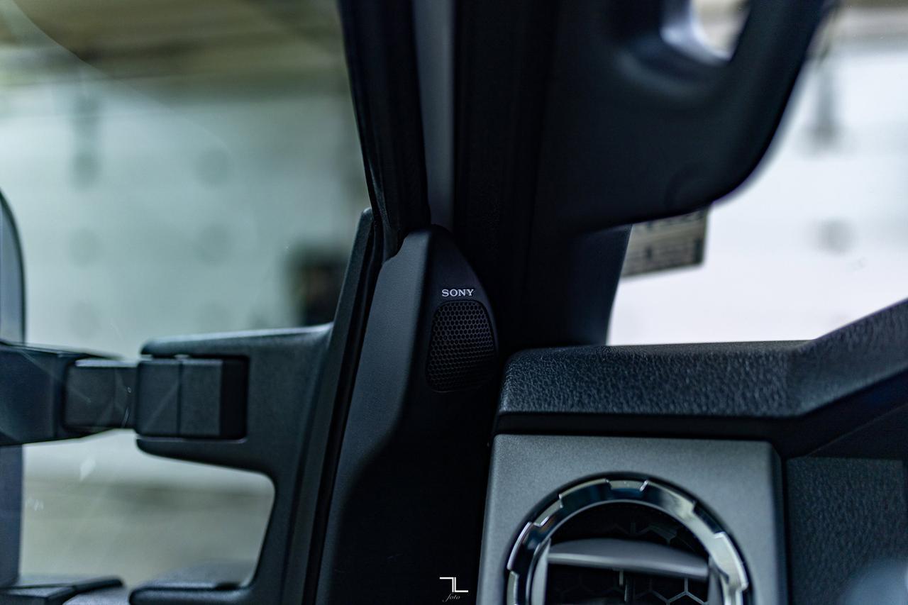 2016 Ford F-350 4x4 Crew Cab Lariat Diesel Leather Roof Nav Red Deer AB