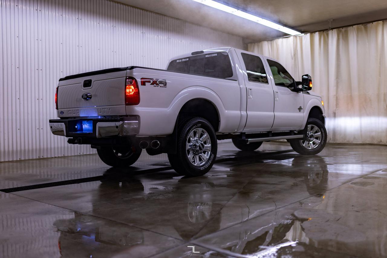 2016 Ford F-350 4x4 Crew Cab Lariat Diesel Leather Roof Nav Red Deer AB