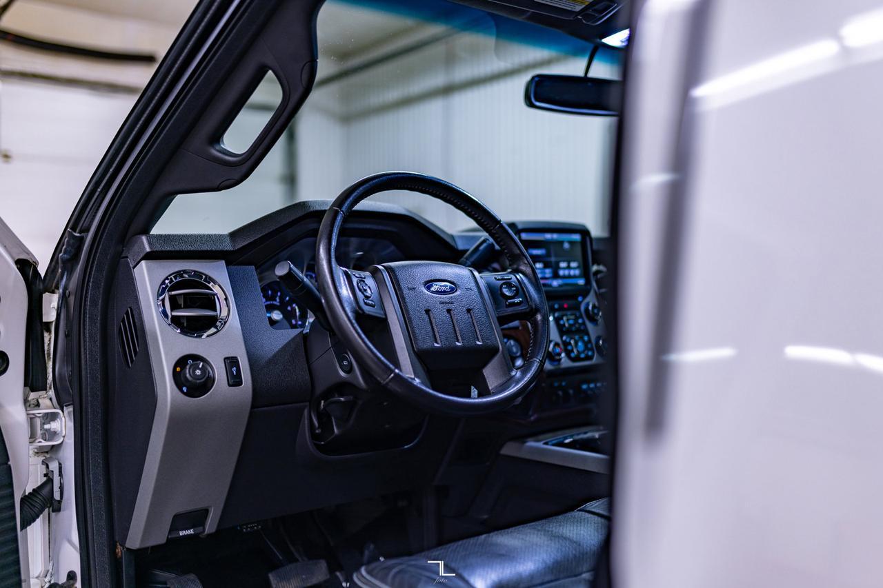 2016 Ford F-350 4x4 Crew Cab Lariat Diesel Leather Roof Nav Red Deer AB