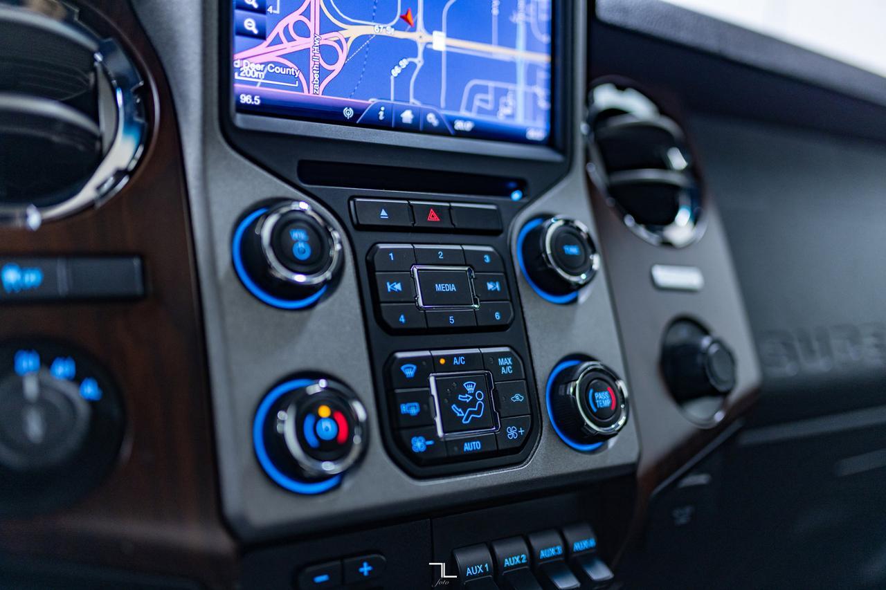 2016 Ford F-350 4x4 Crew Cab Lariat Diesel Leather Roof Nav Red Deer AB