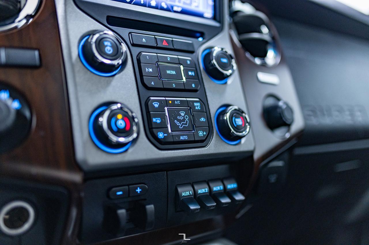 2016 Ford F-350 4x4 Crew Cab Lariat Diesel Leather Roof Nav Red Deer AB