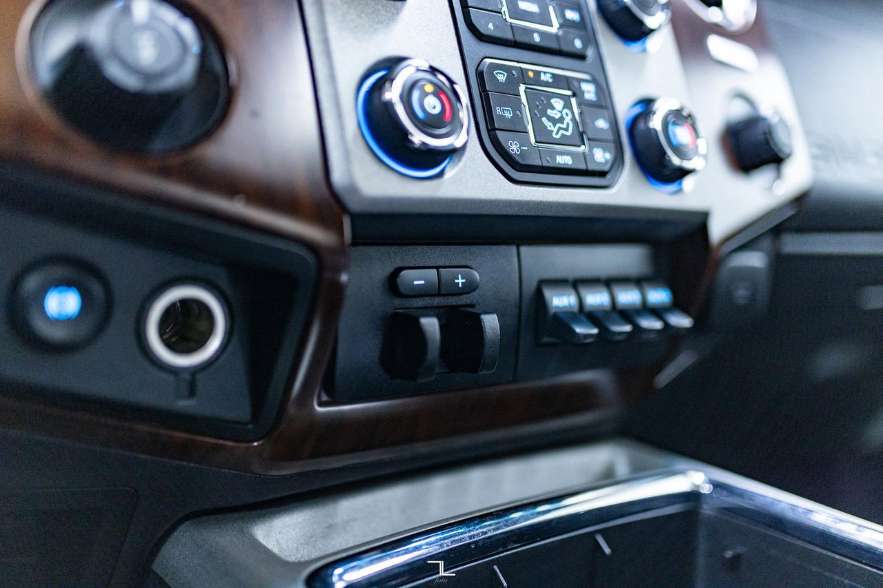 2016 Ford F-350 4x4 Crew Cab Lariat Diesel Leather Roof Nav Red Deer AB