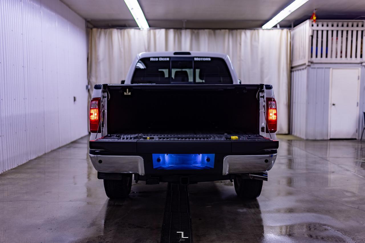 2016 Ford F-350 4x4 Crew Cab Lariat Diesel Leather Roof Nav Red Deer AB