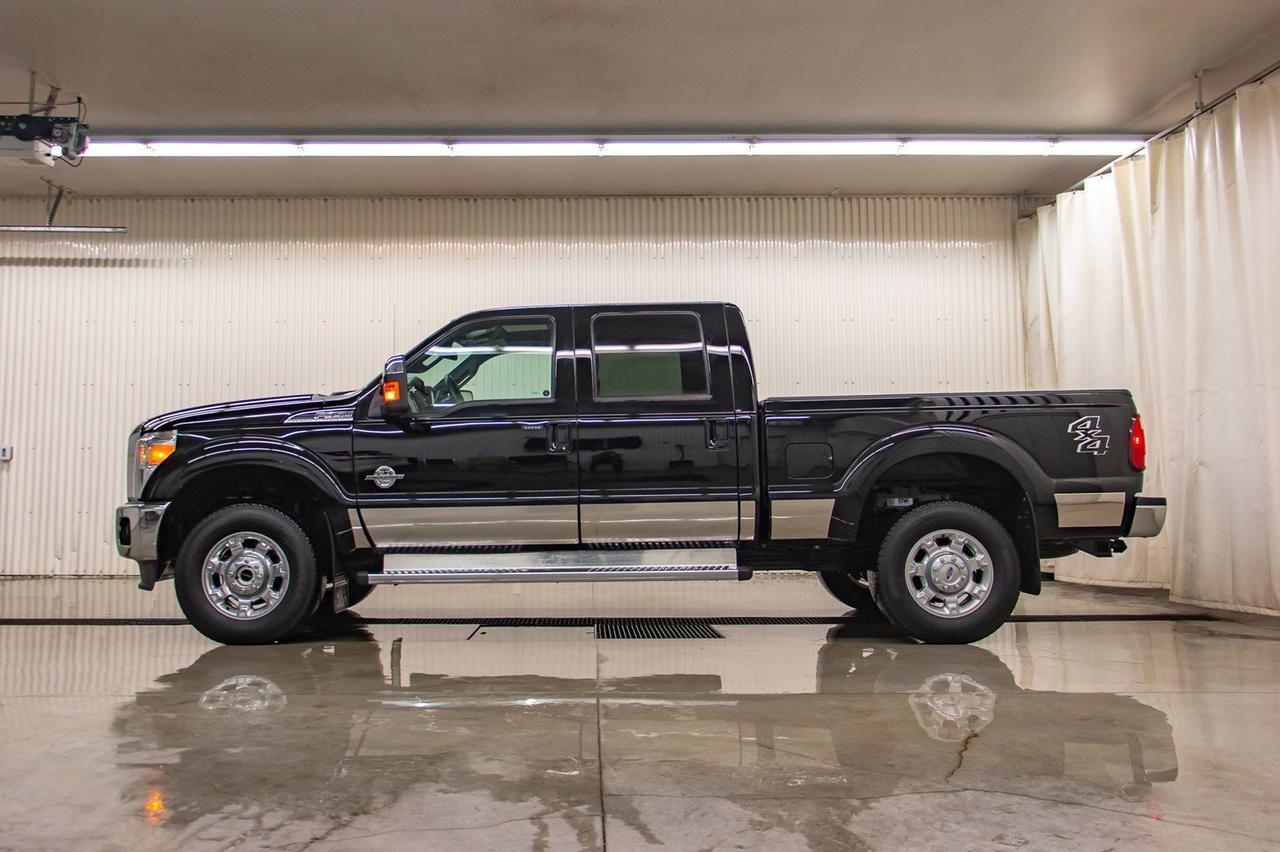 2016 Ford F-350 4x4 Crew Cab Lariat Diesel Leather Roof Nav Red Deer AB