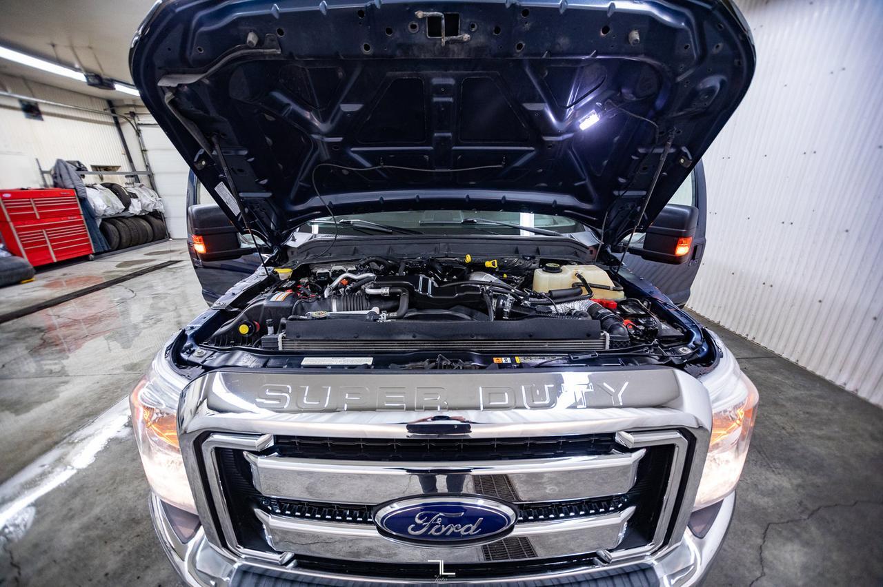 2016 Ford F-350 4x4 Crew Cab Lariat FX4 Diesel Leather Roof BCam Red Deer AB