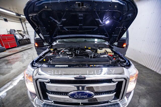 2016 Ford F-350 4x4 Crew Cab Lariat FX4 Diesel Leather Roof BCam Red Deer AB