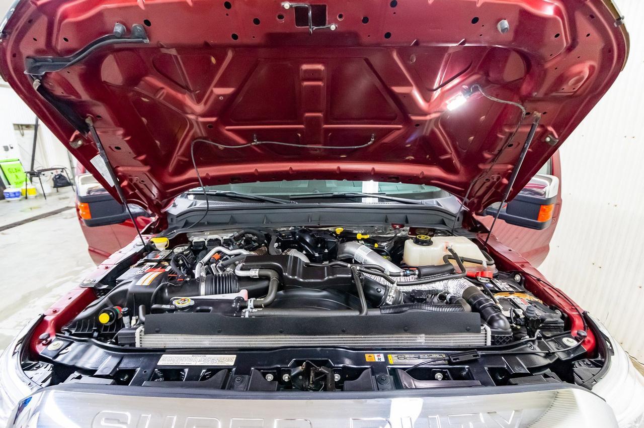 2016 Ford F-350 4x4 Crew Cab Lariat FX4 Diesel Leather Roof Nav Red Deer AB