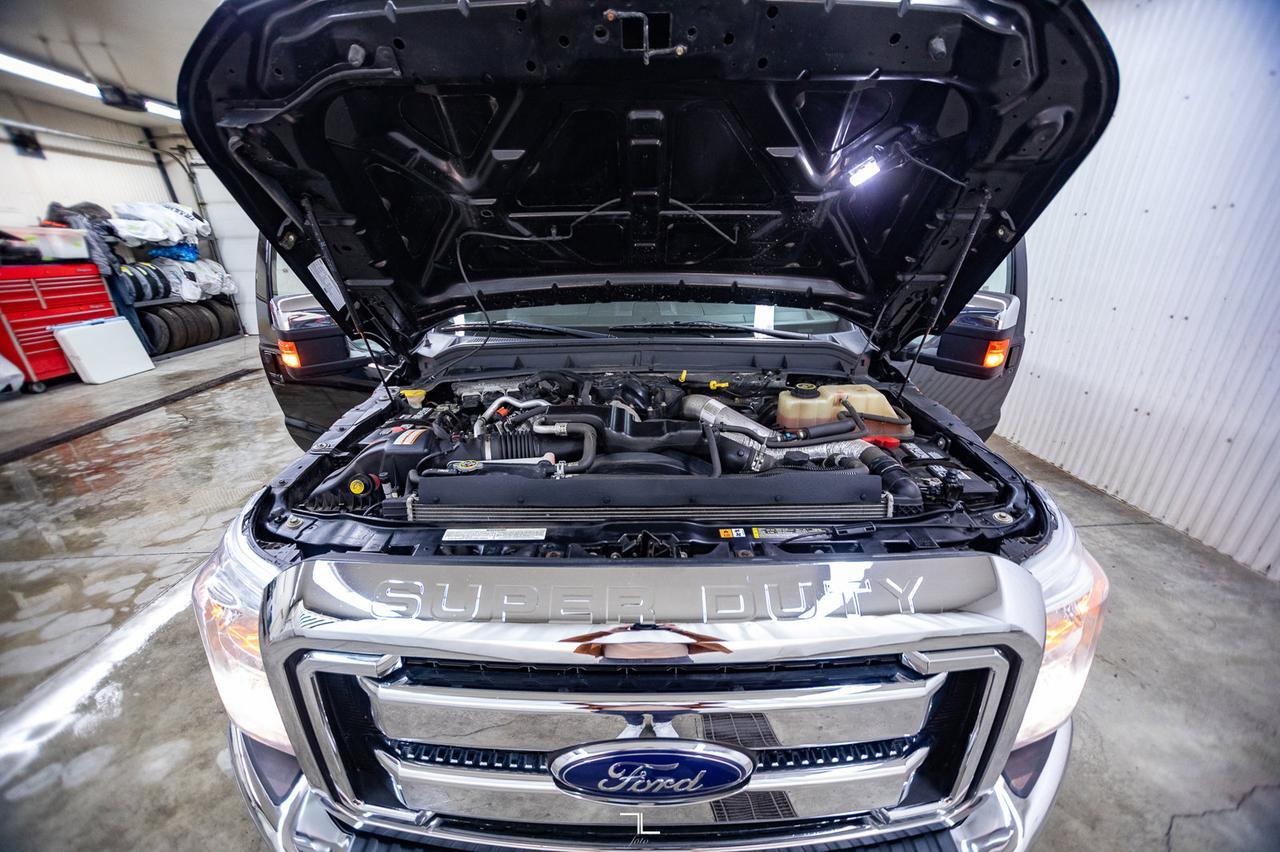 2016 Ford F-350 4x4 Crew Cab Lariat FX4 Diesel Leather Roof Nav Red Deer AB