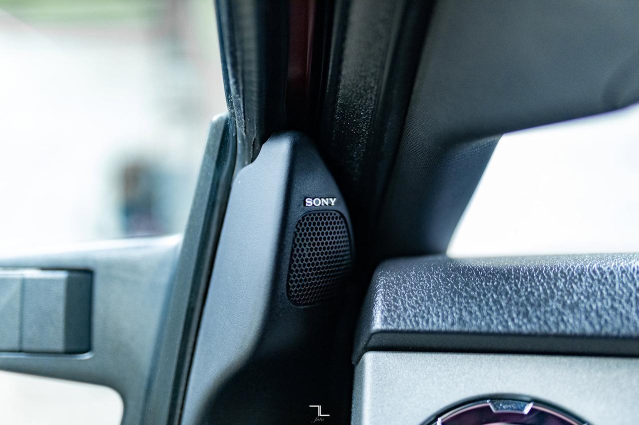 2016 Ford F-350 4x4 Crew Cab Lariat FX4 Diesel Leather Roof Nav Red Deer AB