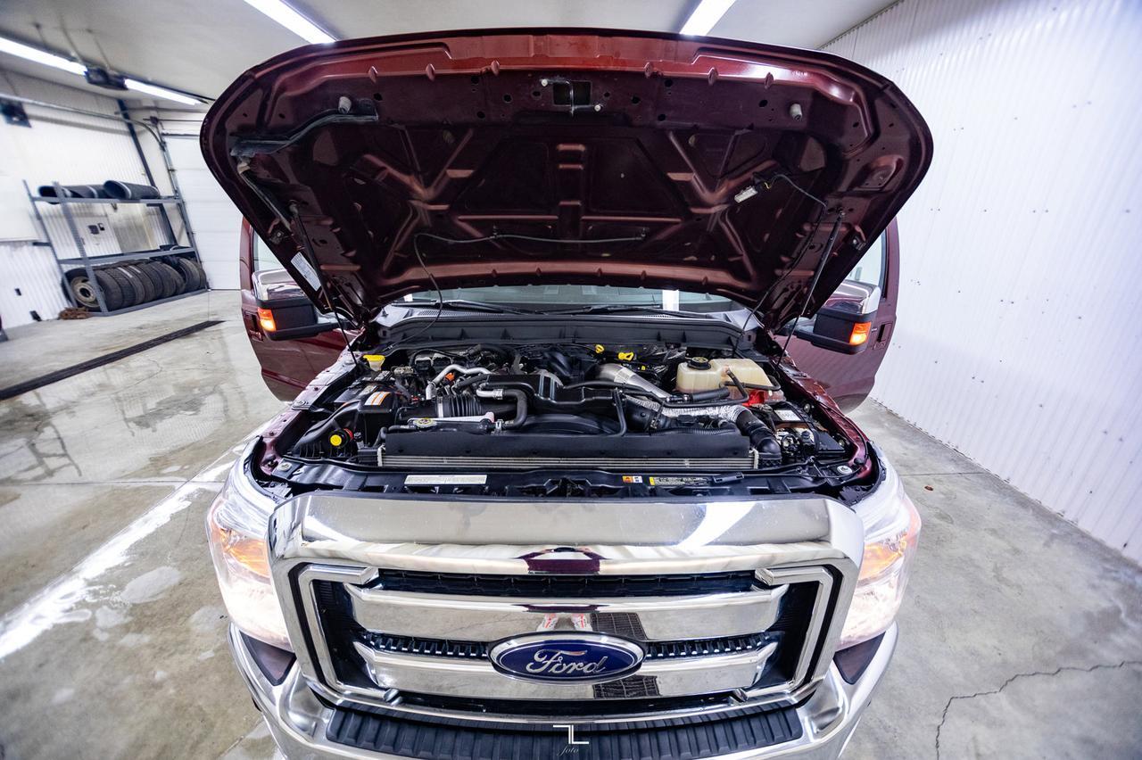 2016 Ford F-350 4x4 Crew Cab Lariat FX4 Diesel Leather Roof Nav Red Deer AB