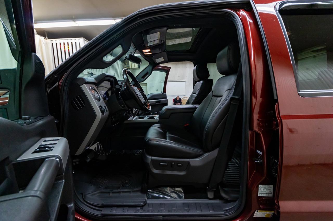 2016 Ford F-350 4x4 Crew Cab Lariat FX4 Diesel Leather Roof Nav Red Deer AB