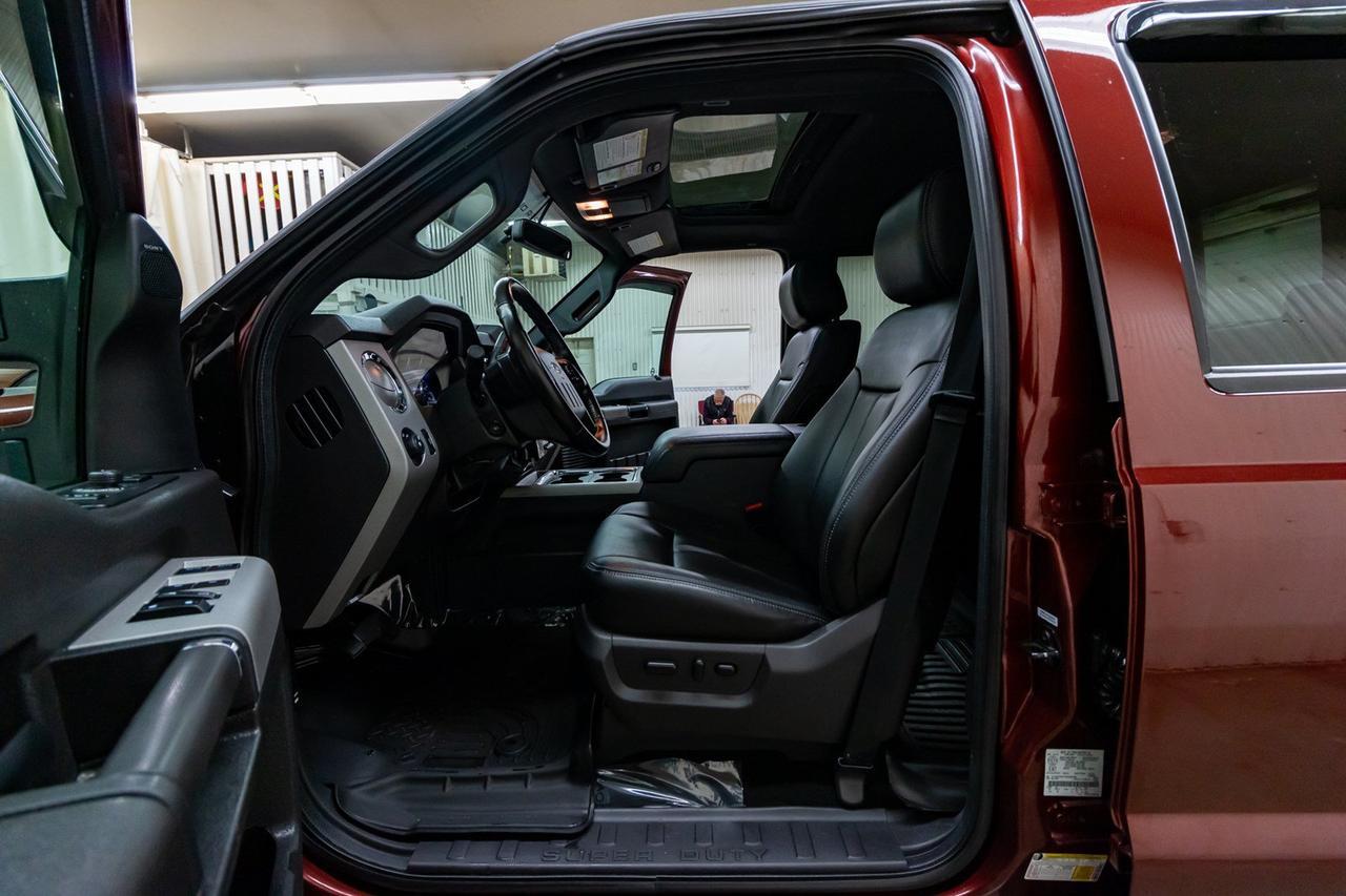 2016 Ford F-350 4x4 Crew Cab Lariat FX4 Diesel Leather Roof Nav Red Deer AB
